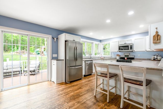 94 High Meadows Drive, Deerfield, NH 03037