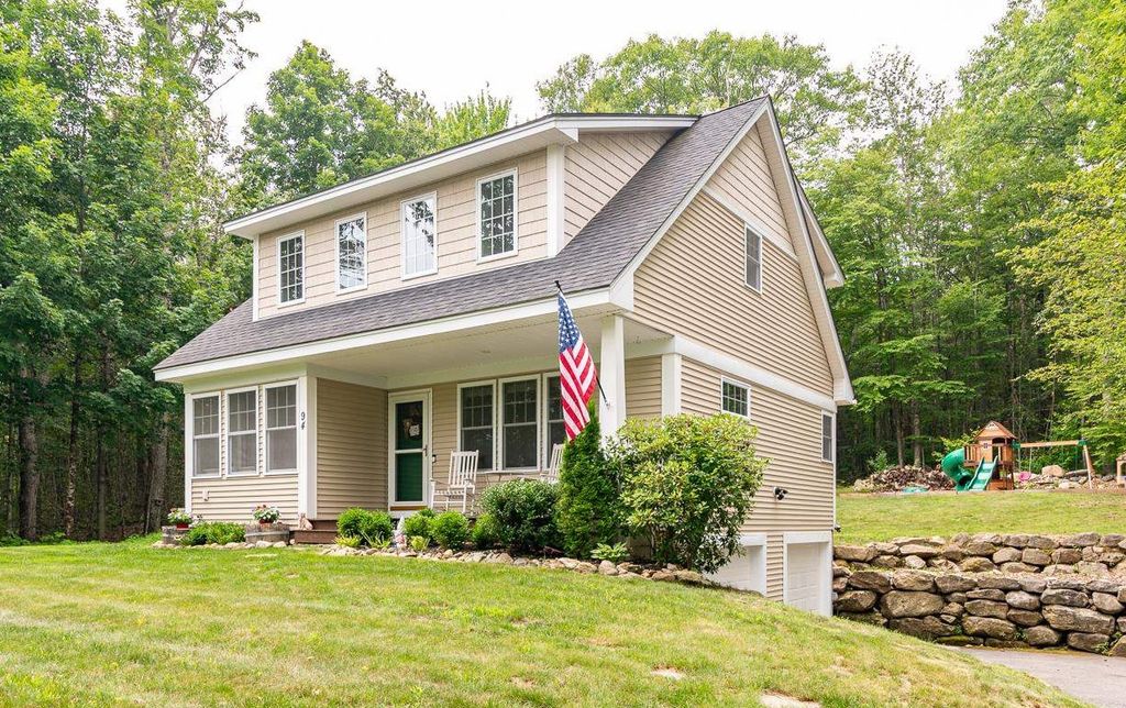 94 High Meadows Drive, Deerfield, NH 03037