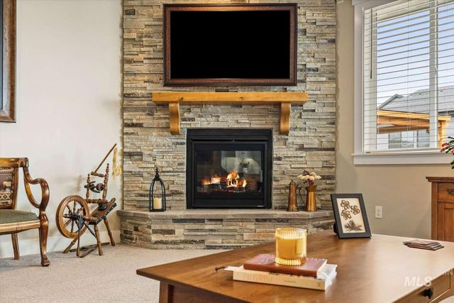 1062 W Six Shooter St, Middleton, ID 83644