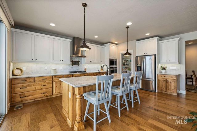 1062 W Six Shooter St, Middleton, ID 83644