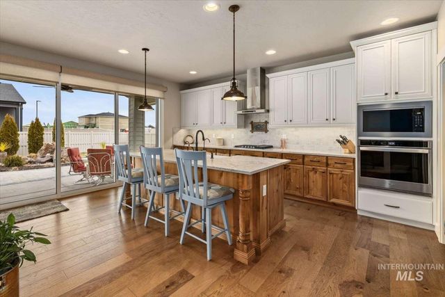 1062 W Six Shooter St, Middleton, ID 83644