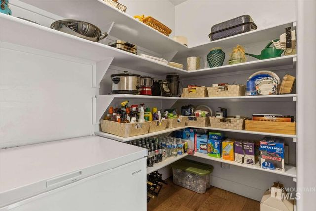 1062 W Six Shooter St, Middleton, ID 83644