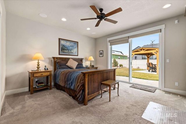 1062 W Six Shooter St, Middleton, ID 83644