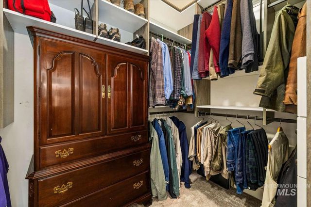 1062 W Six Shooter St, Middleton, ID 83644