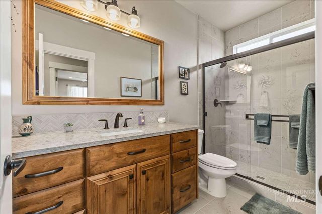 1062 W Six Shooter St, Middleton, ID 83644