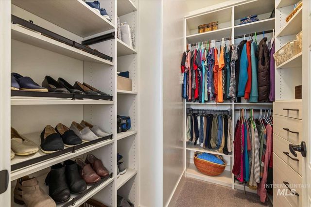 1062 W Six Shooter St, Middleton, ID 83644