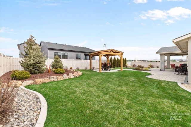 1062 W Six Shooter St, Middleton, ID 83644