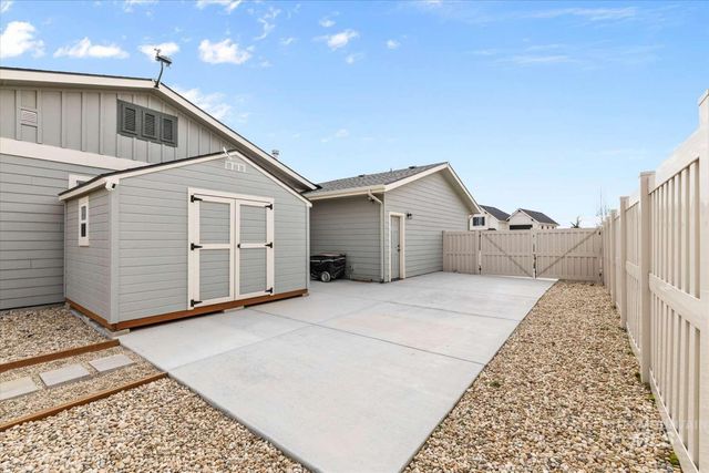 1062 W Six Shooter St, Middleton, ID 83644