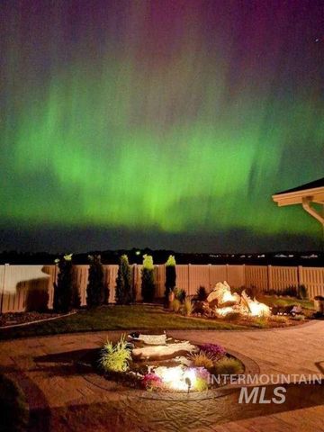 1062 W Six Shooter St, Middleton, ID 83644