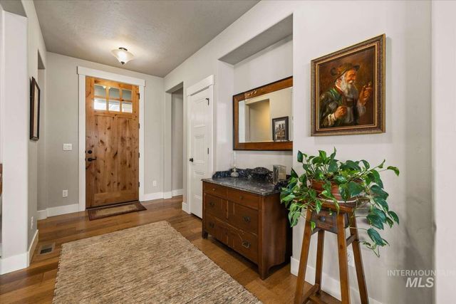 1062 W Six Shooter St, Middleton, ID 83644