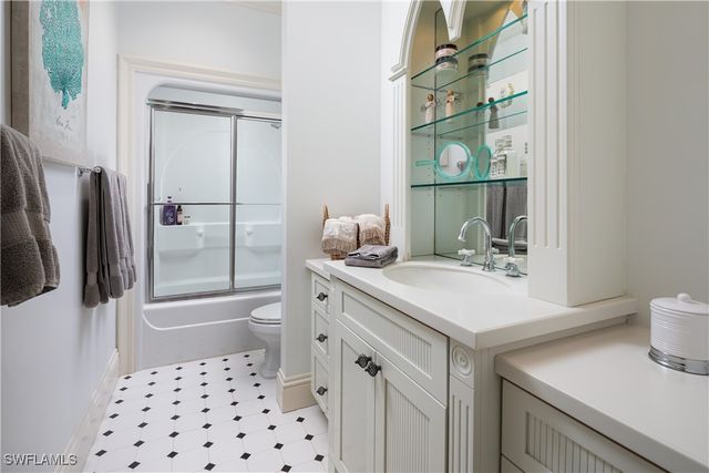 3351 Creekview DR, Bonita Springs, FL 34134