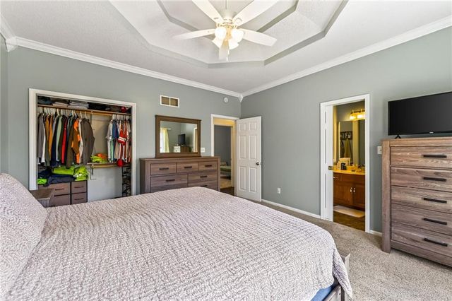 10502 N Wallace Avenue, Kansas City, MO 64157