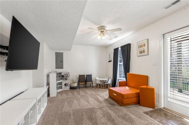 10502 N Wallace Avenue, Kansas City, MO 64157