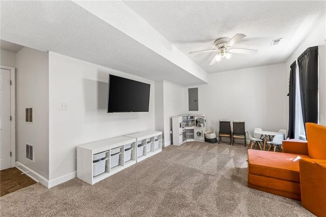 10502 N Wallace Avenue, Kansas City, MO 64157