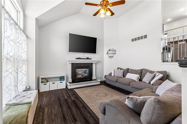 10502 N Wallace Avenue, Kansas City, MO 64157