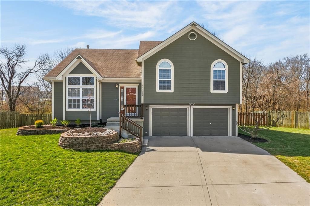 10502 N Wallace Avenue, Kansas City, MO 64157