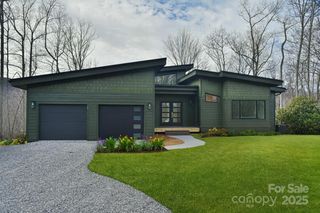 80 Sharon Road, Fairview, NC 28730