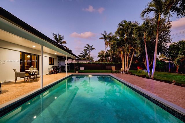 8360 SW 148th Dr, Palmetto Bay, FL 33158