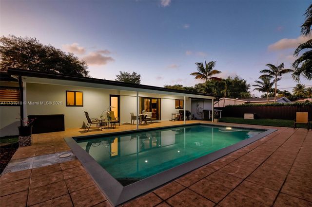 8360 SW 148th Dr, Palmetto Bay, FL 33158