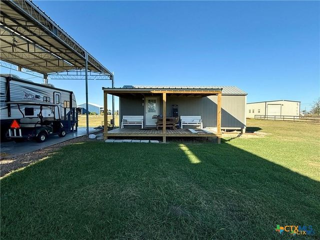 1012 W Broadway Avenue, Seadrift, TX 77983