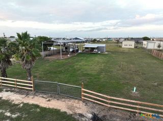 1012 W Broadway Avenue, Seadrift, TX 77983