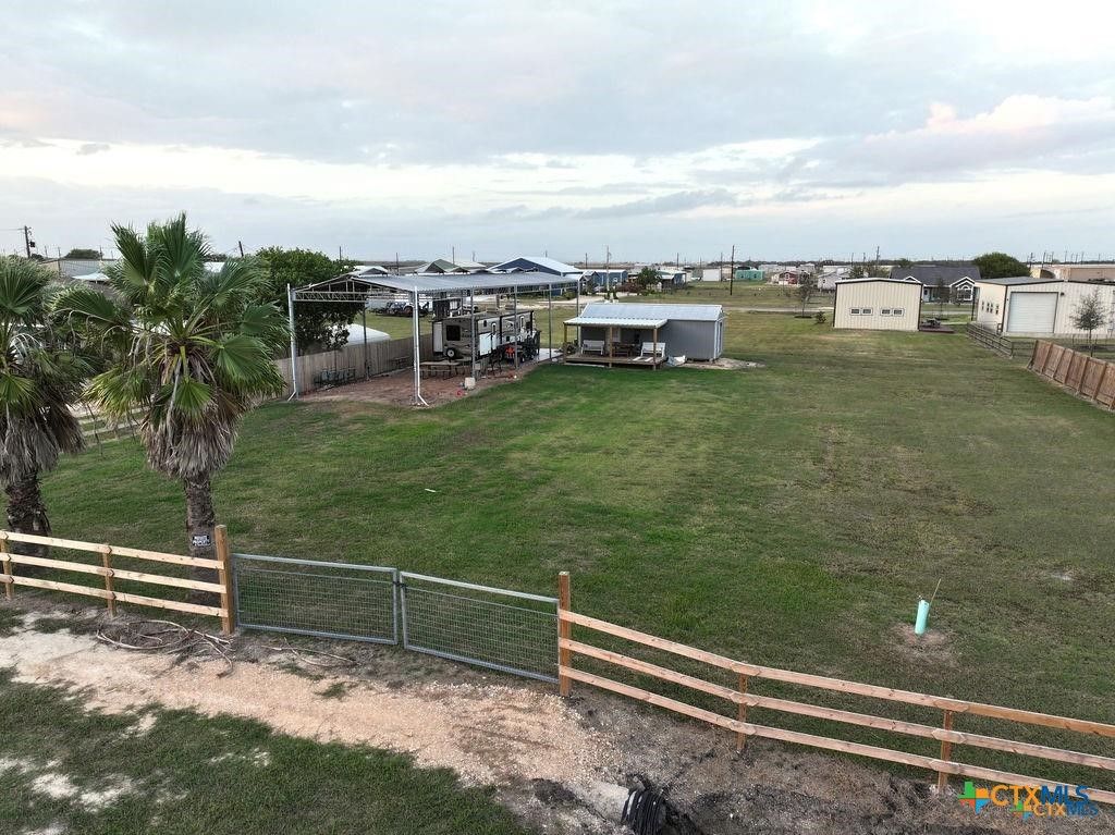 1012 W Broadway Avenue, Seadrift, TX 77983