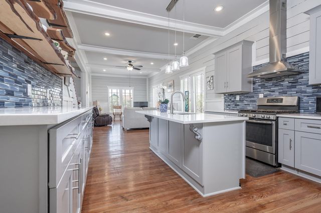 300 Herrin ST, Coupland, TX 78615