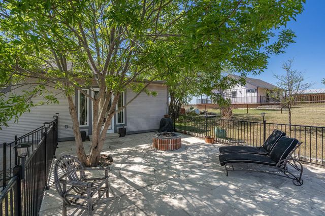 300 Herrin ST, Coupland, TX 78615