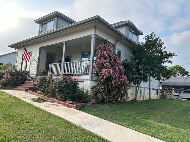 300 Herrin ST, Coupland, TX 78615