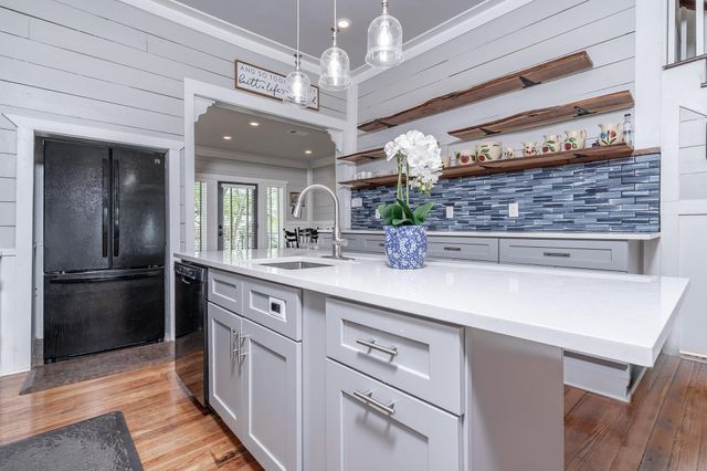 300 Herrin ST, Coupland, TX 78615