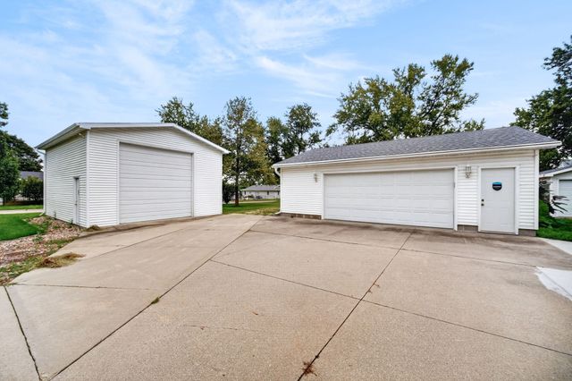 1006 Johnson Street, Des Moines, IA 50315