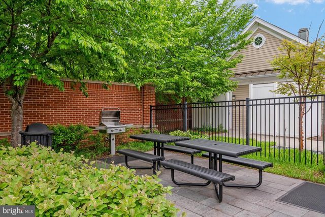 8339 DAYDREAM CRES, Pasadena, MD 21122