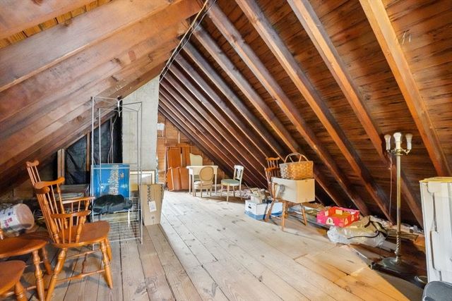 2 Saxon Rd, Worcester, MA 01602