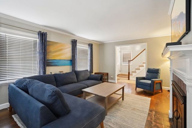 2 Saxon Rd, Worcester, MA 01602