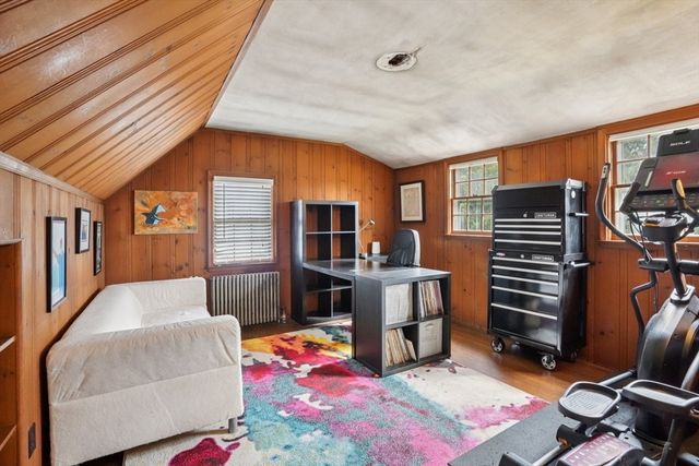 2 Saxon Rd, Worcester, MA 01602