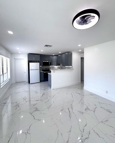 835 Andrew Redding Road 1, Lantana, FL 33462