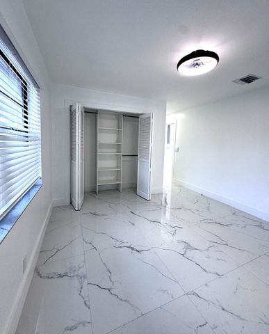 835 Andrew Redding Road 1, Lantana, FL 33462