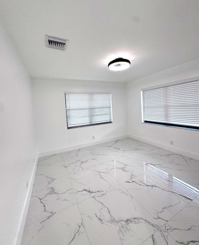 835 Andrew Redding Road 1, Lantana, FL 33462