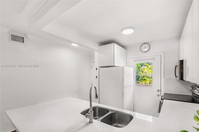 1650 S Le Jeune Road 105, Coral Gables, FL 33134