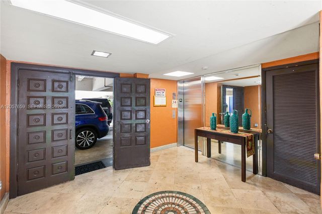 1650 S Le Jeune Road 105, Coral Gables, FL 33134