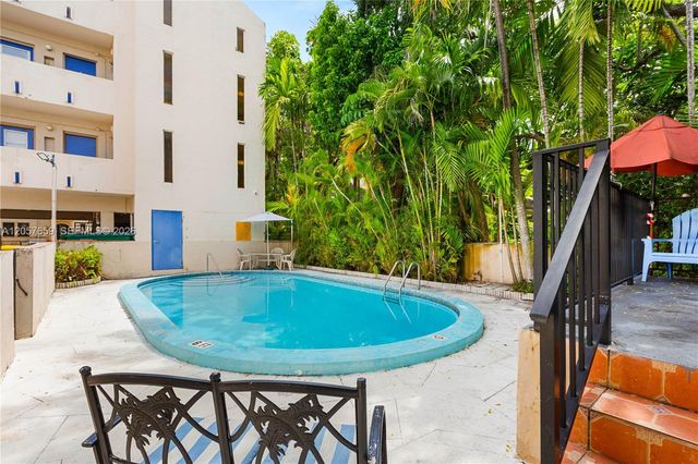 1650 S Le Jeune Road 105, Coral Gables, FL 33134