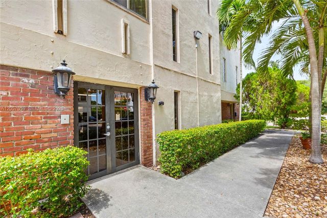 1650 S Le Jeune Road 105, Coral Gables, FL 33134