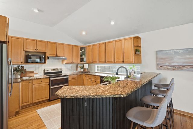 1414 Clubhouse Ct, Andover, KS 67002