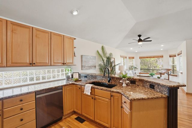 1414 Clubhouse Ct, Andover, KS 67002