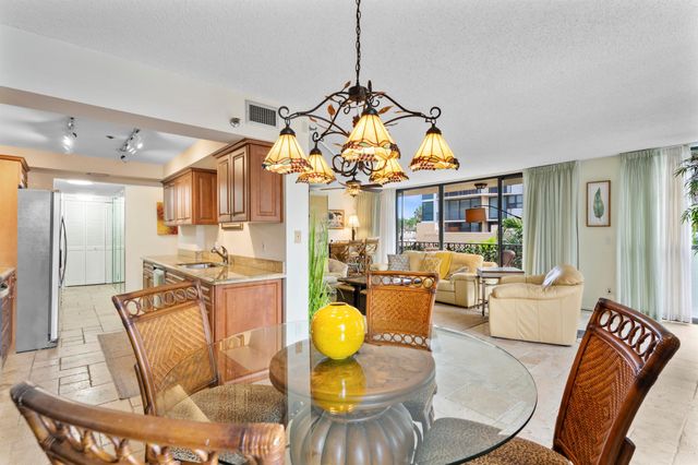 899 Jeffery Street 201, Boca Raton, FL 33487