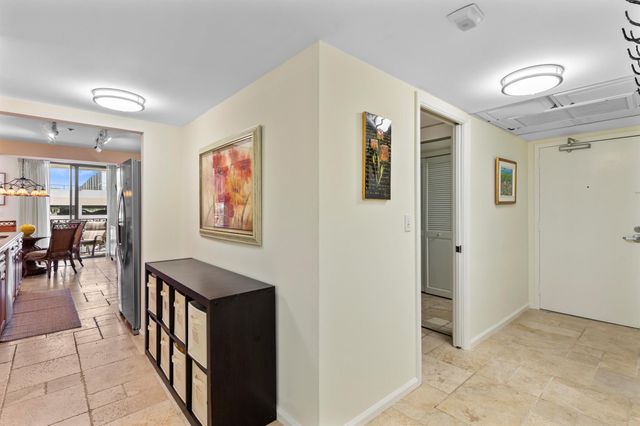 899 Jeffery Street 201, Boca Raton, FL 33487