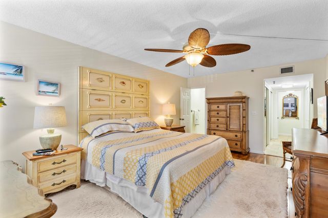 899 Jeffery Street 201, Boca Raton, FL 33487