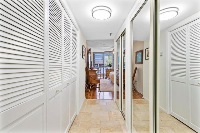 899 Jeffery Street 201, Boca Raton, FL 33487