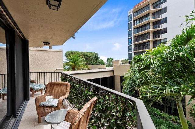 899 Jeffery Street 201, Boca Raton, FL 33487