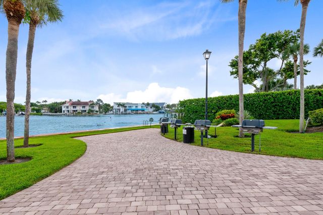 899 Jeffery Street 201, Boca Raton, FL 33487